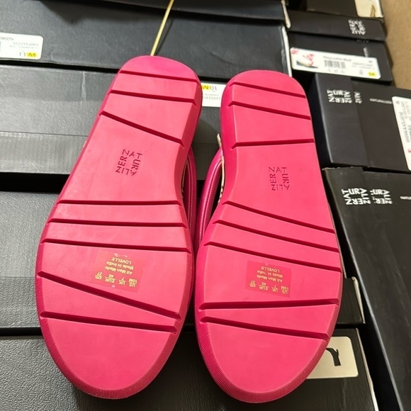 NATURALIZER Lovelle Thong Sandals Women's Shoes in Berry - Picture 3 of 6
